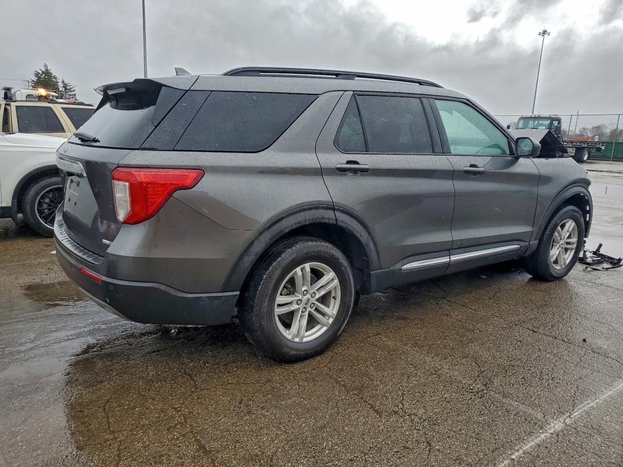 2020 FORD EXPLORER XLT photo 3