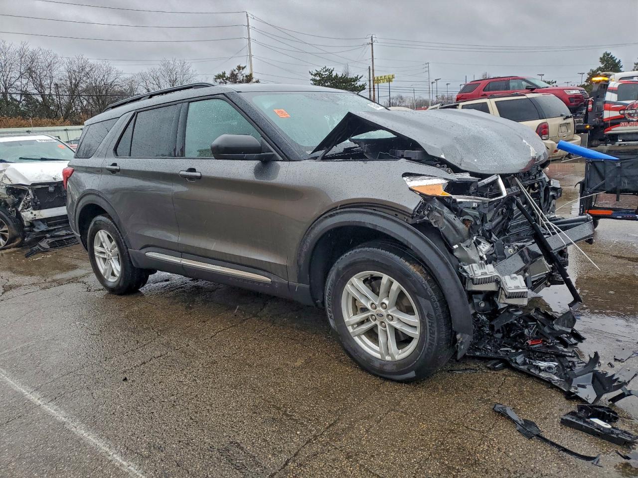 2020 FORD EXPLORER XLT photo 4