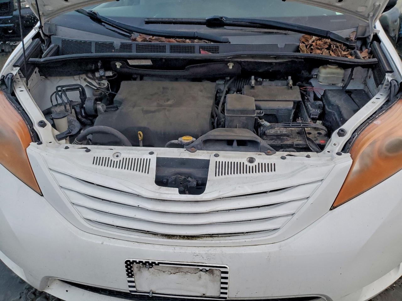 2016 TOYOTA SIENNA photo 12