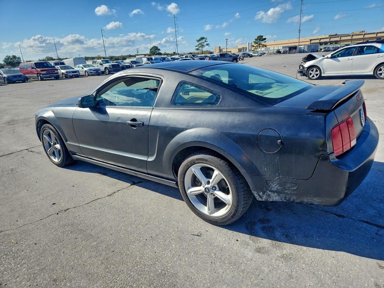 2006 FORD MUSTANG photo 2