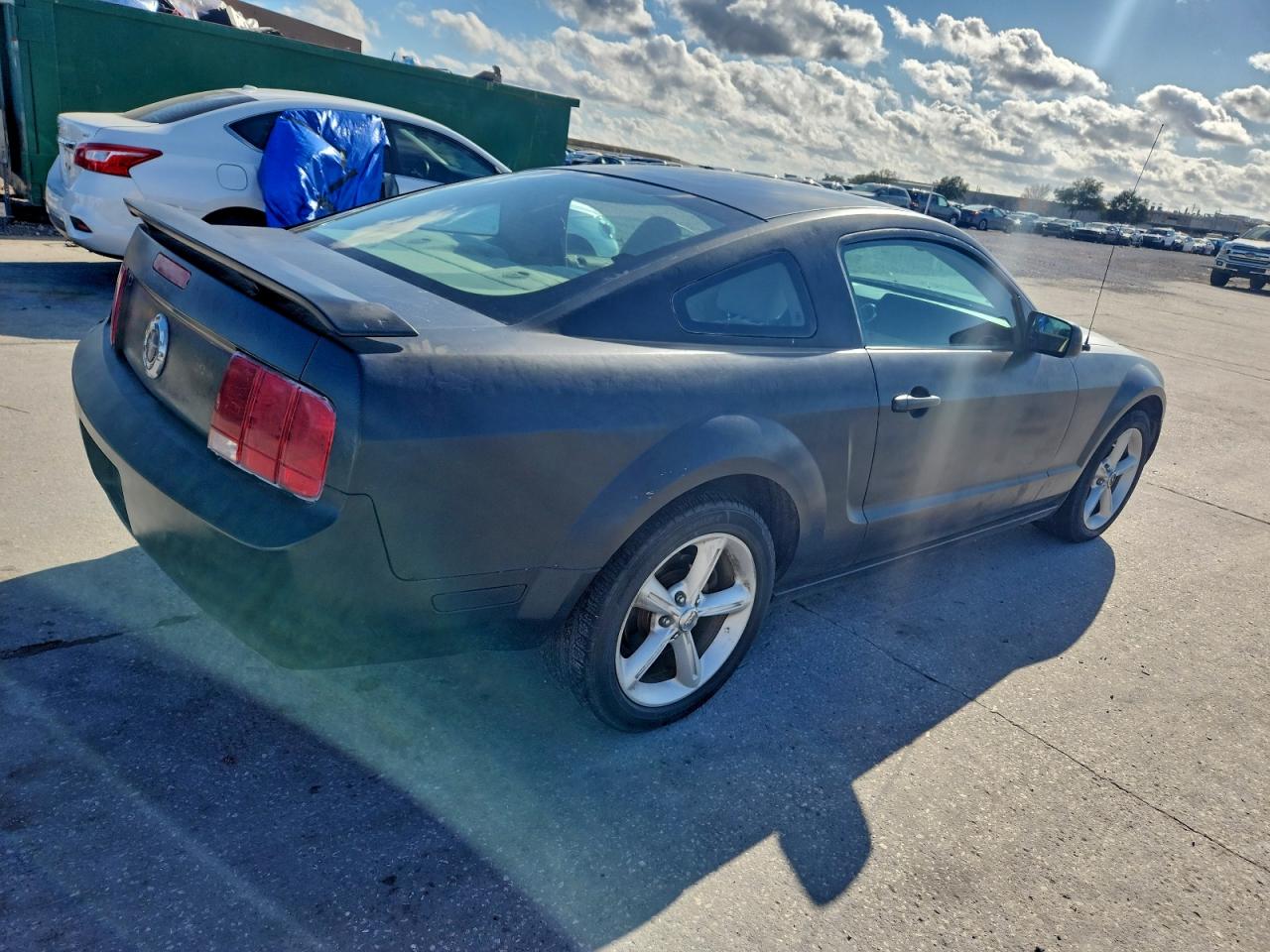 2006 FORD MUSTANG photo 3