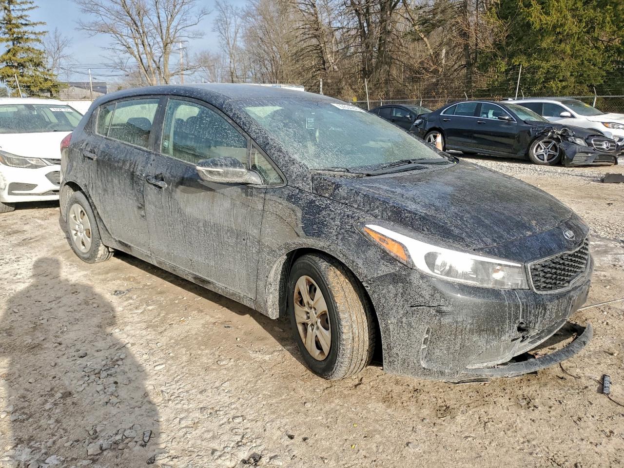 2017 KIA FORTE LX photo 4