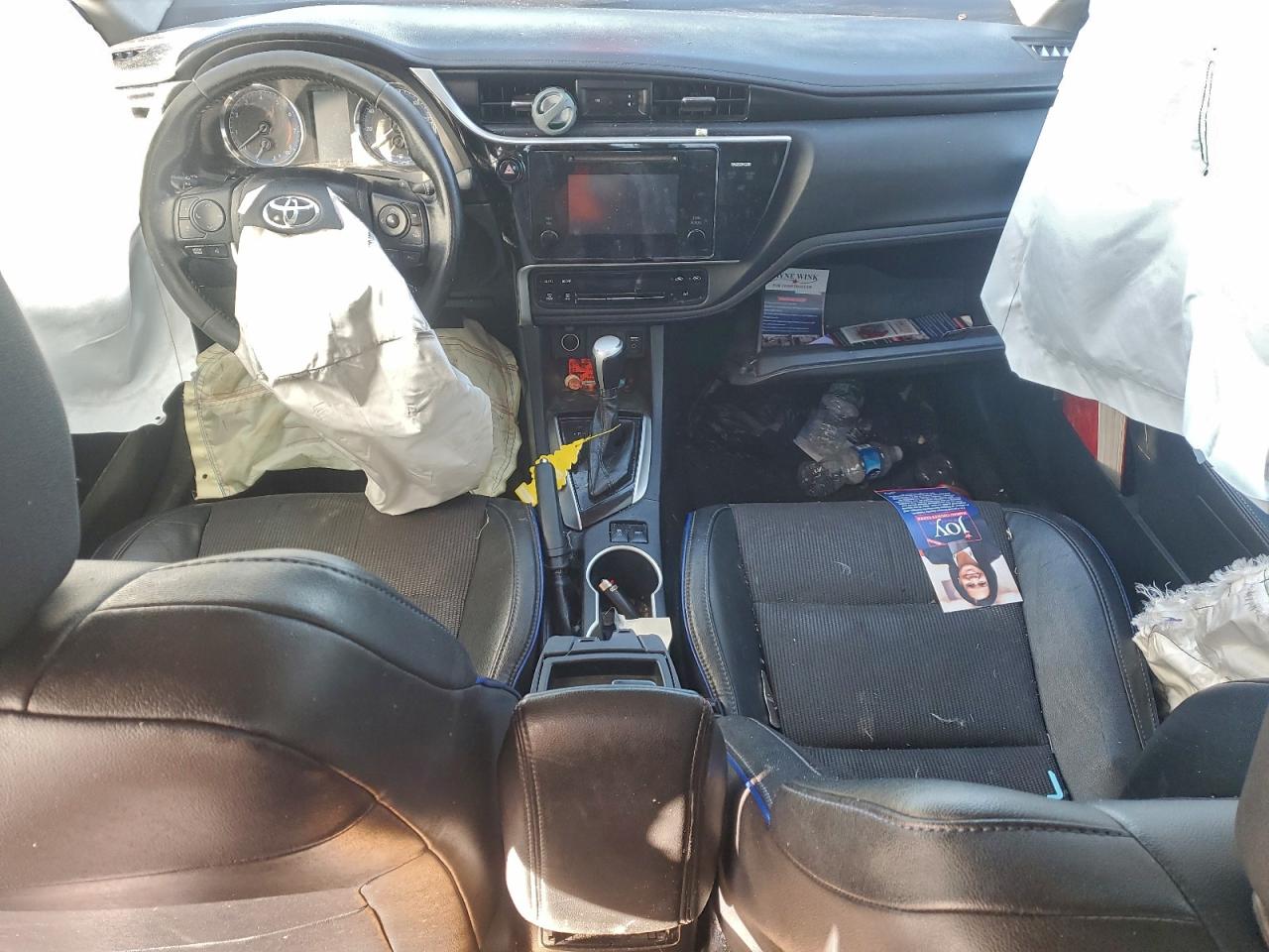 2017 TOYOTA COROLLA L photo 8