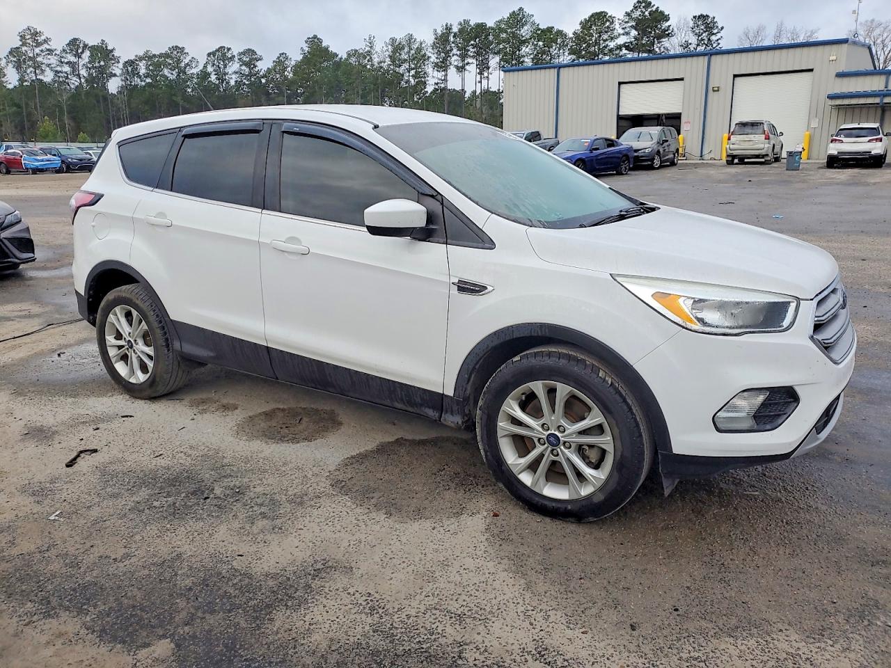 2017 FORD ESCAPE SE photo 4
