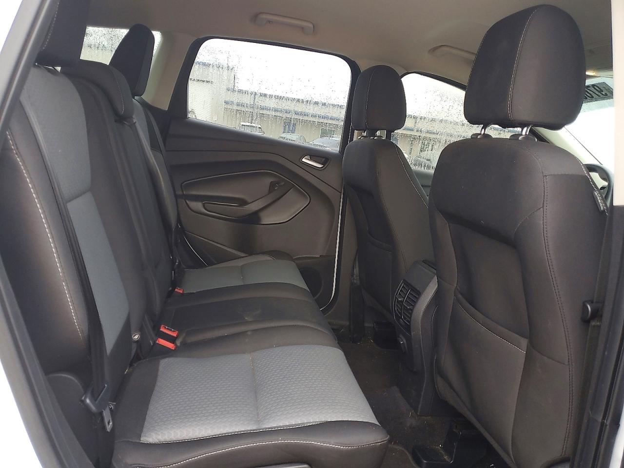 2017 FORD ESCAPE SE photo 11