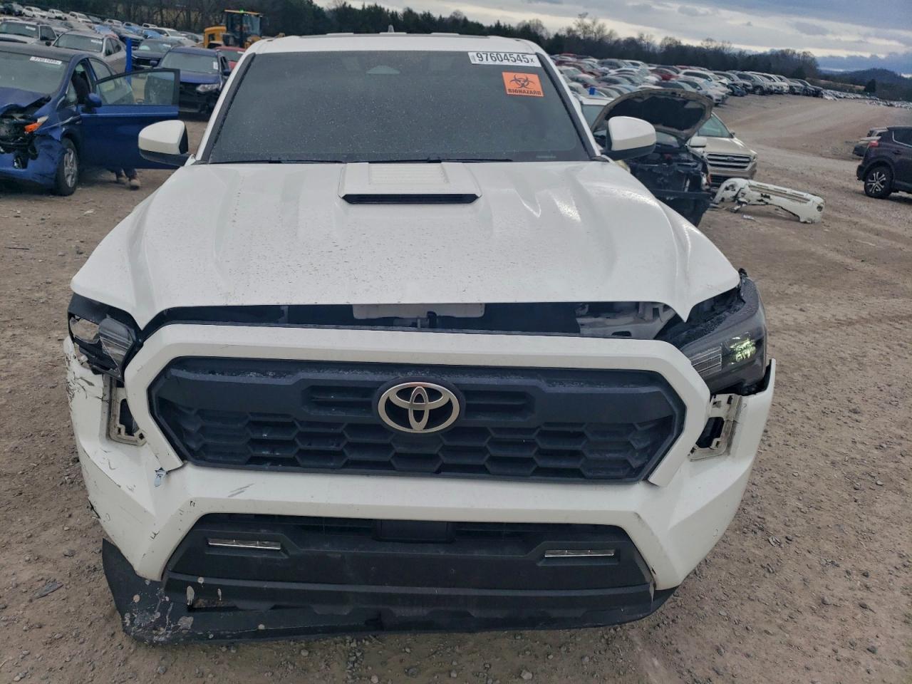 2024 TOYOTA TACOMA DOUBLE CAB photo 5