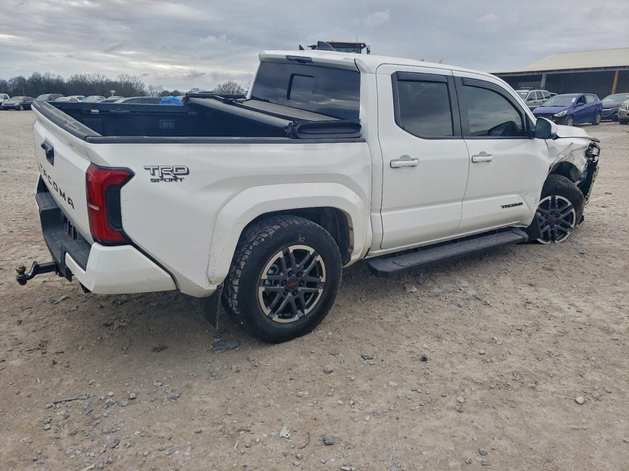 2024 TOYOTA TACOMA DOUBLE CAB photo 3