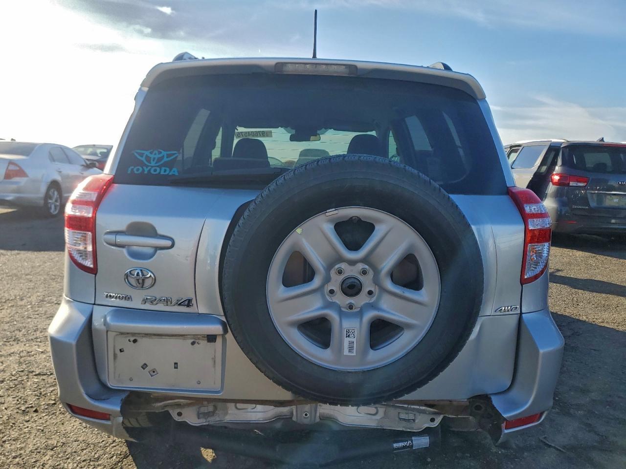 2010 TOYOTA RAV4 photo 6