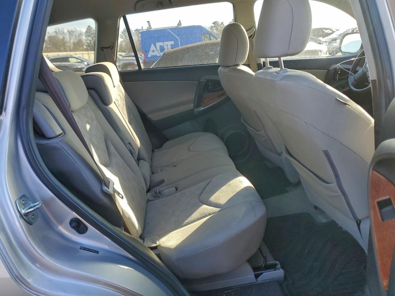 2010 TOYOTA RAV4 photo 10