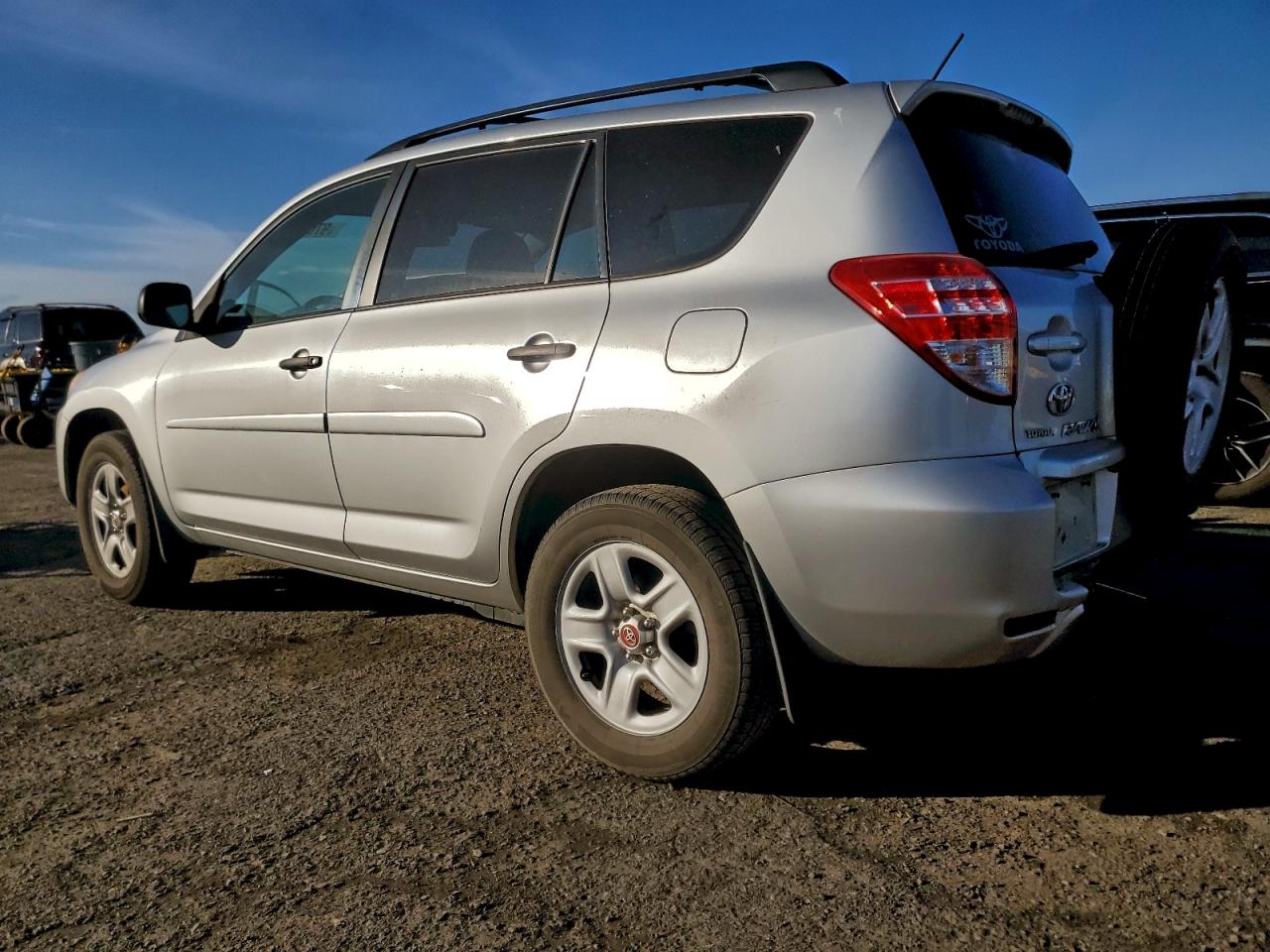 2010 TOYOTA RAV4 photo 2