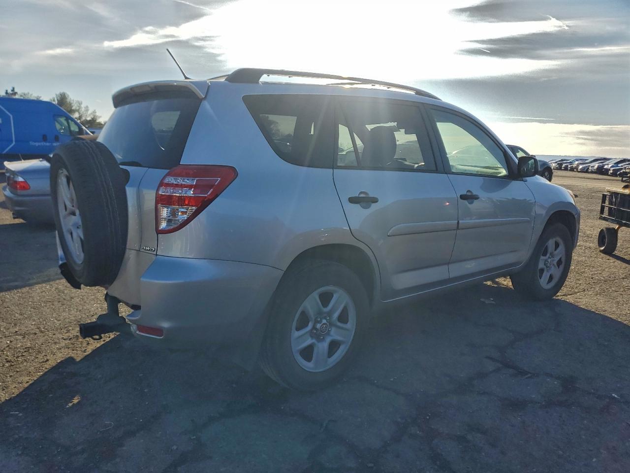 2010 TOYOTA RAV4 photo 3