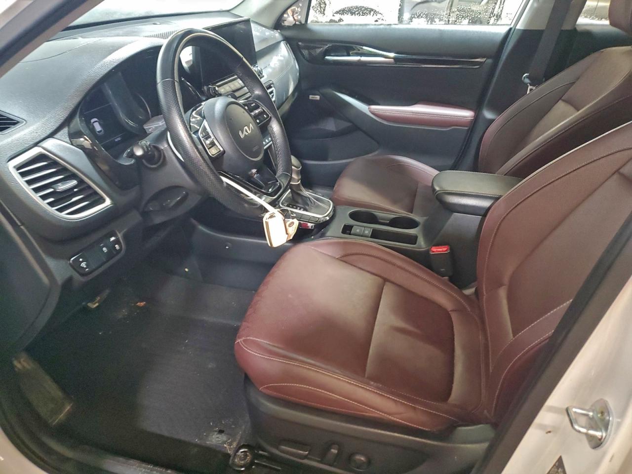 2023 KIA SELTOS SX photo 7