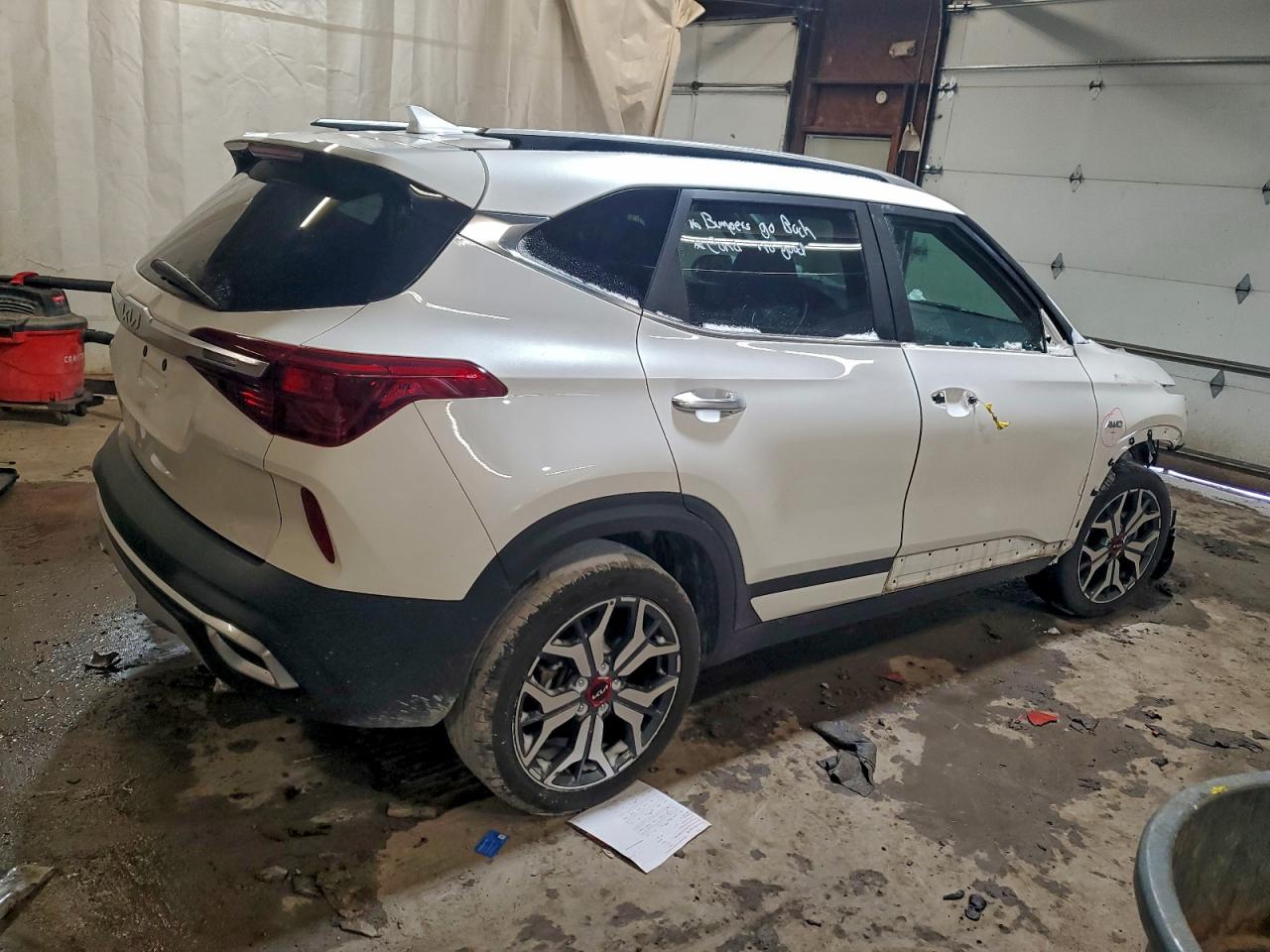 2023 KIA SELTOS SX photo 3