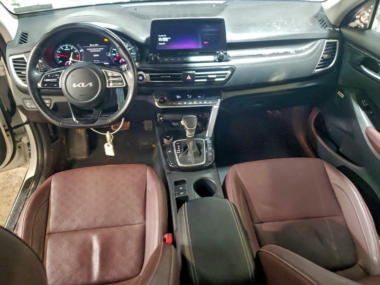 2023 KIA SELTOS SX photo 8