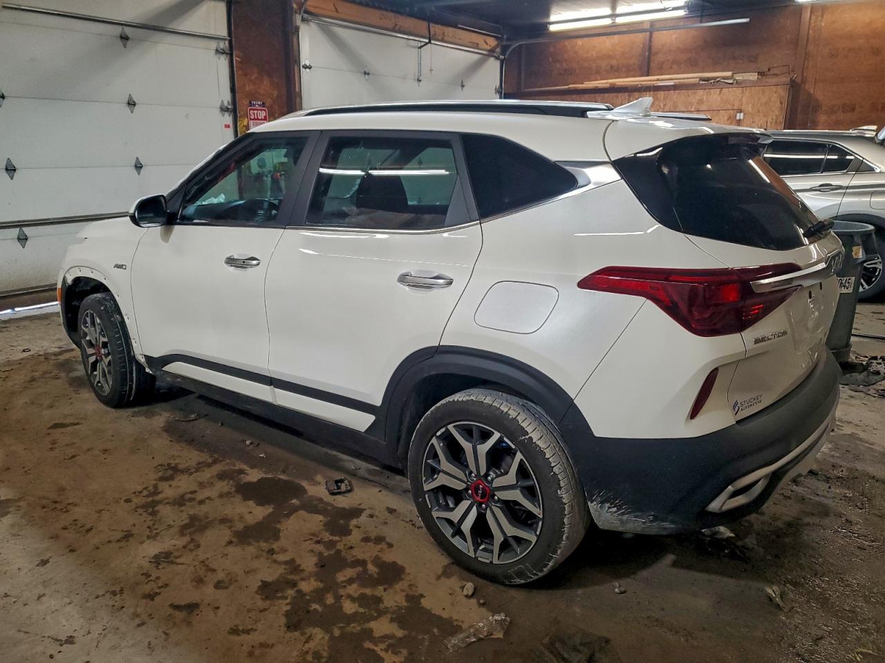2023 KIA SELTOS SX photo 2