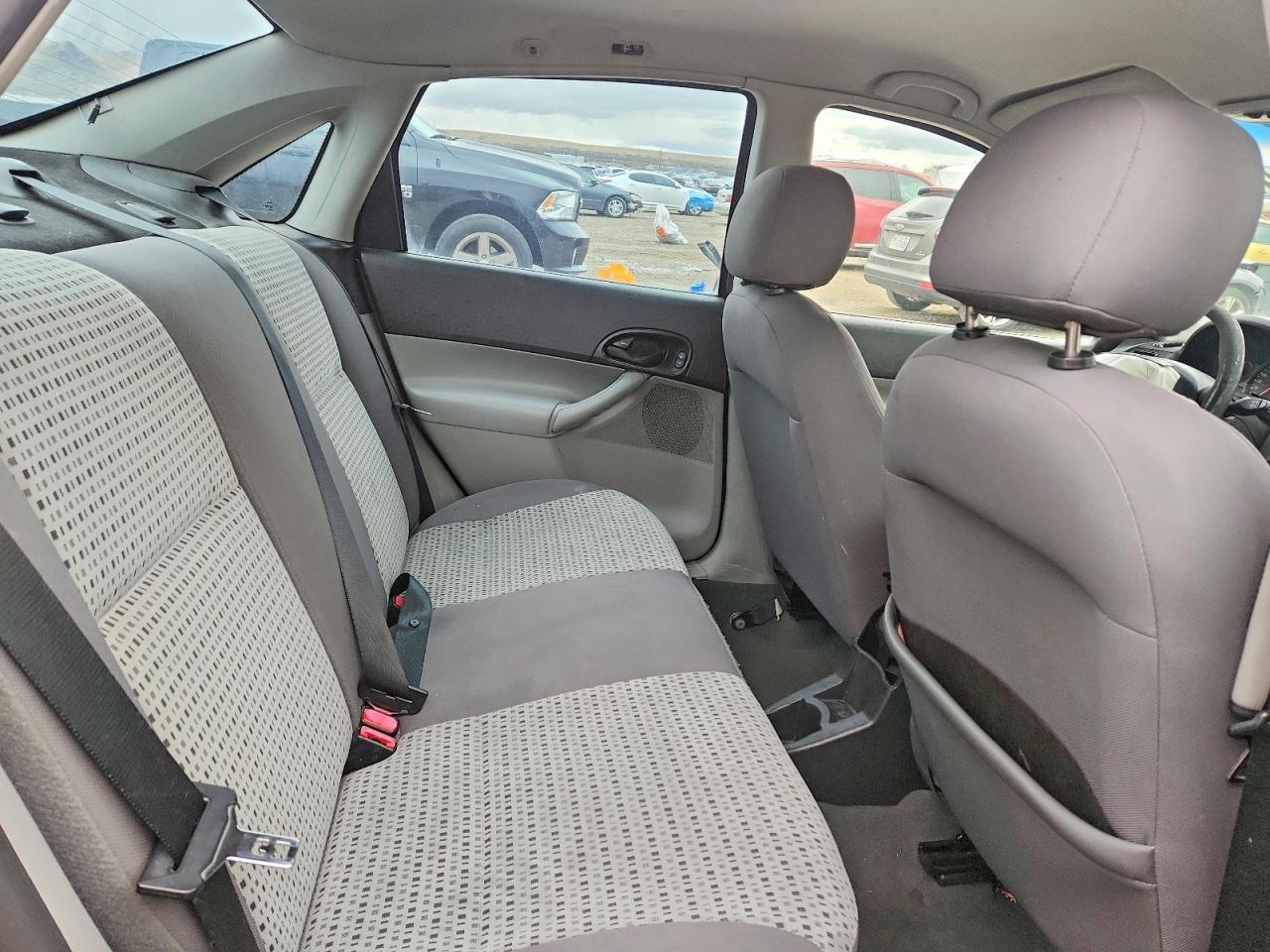 2007 FORD FOCUS ZX4 photo 10