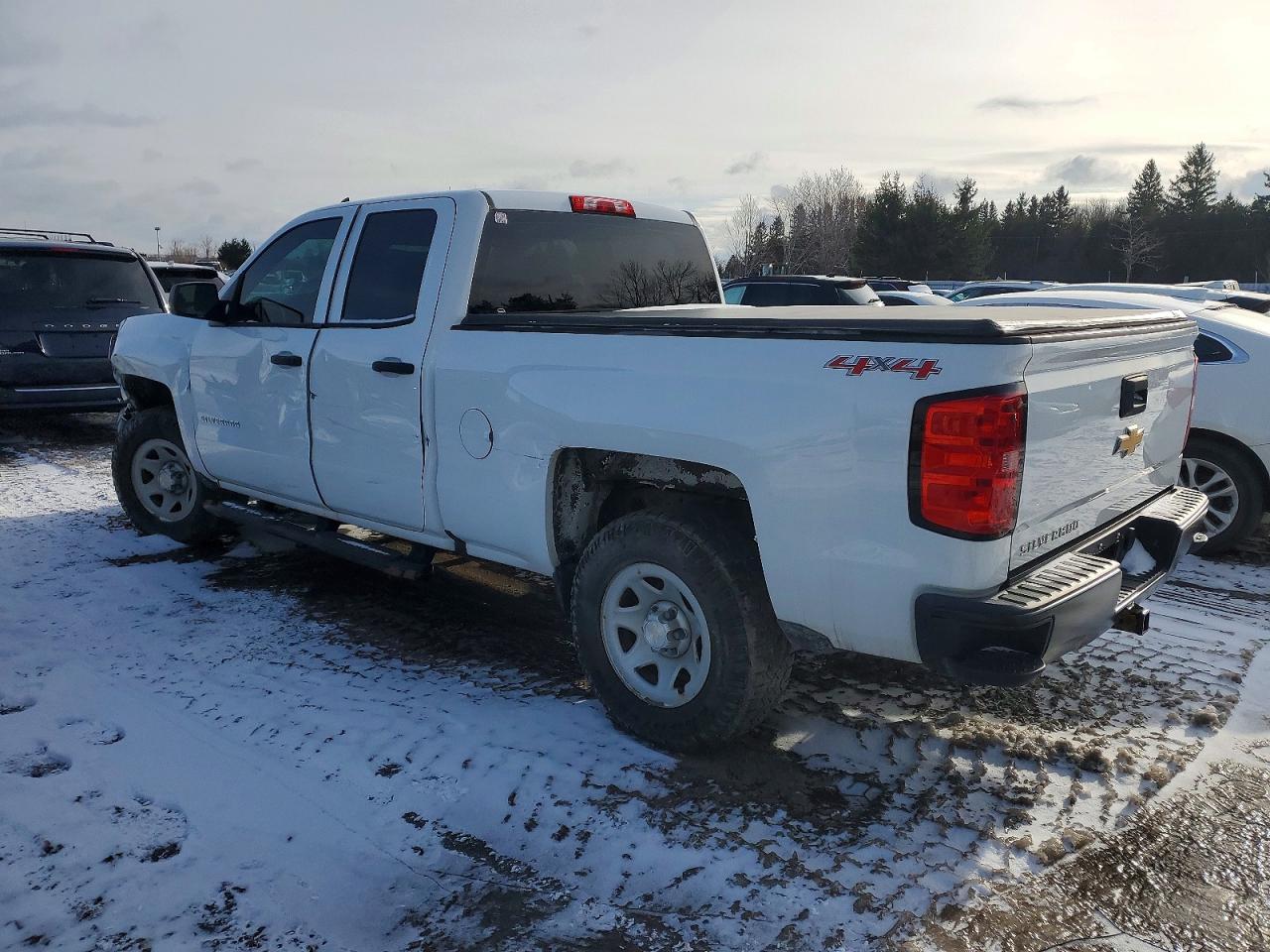 2016 CHEVROLET SILVERADO K1500 photo 3