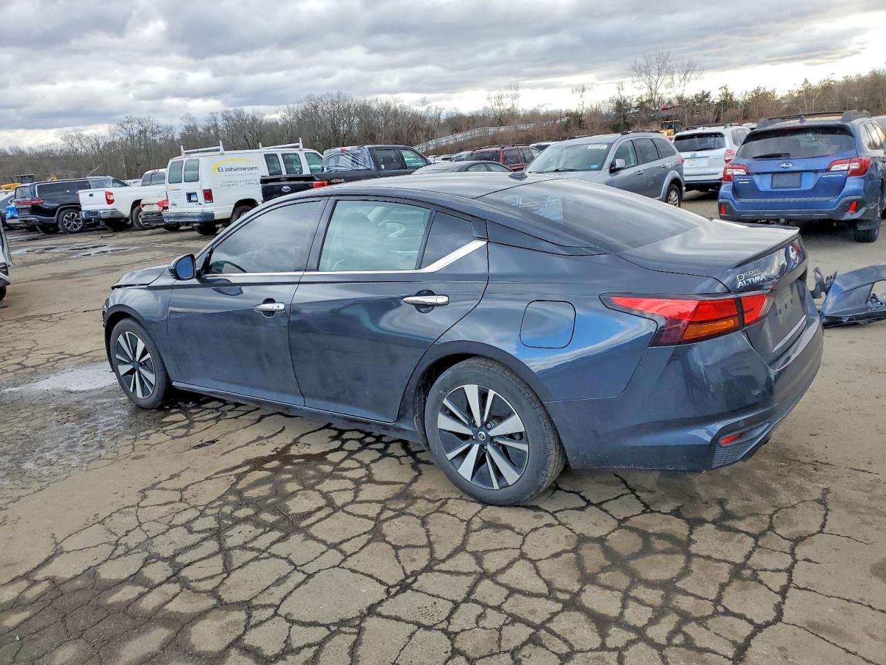 2019 NISSAN ALTIMA SV photo 2