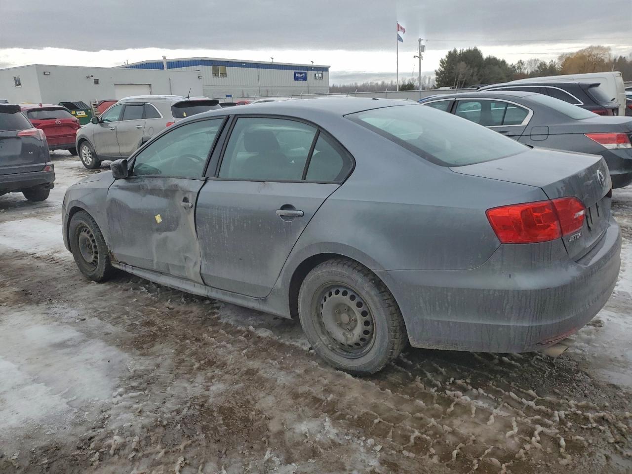 2013 VOLKSWAGEN JETTA BASE photo 2