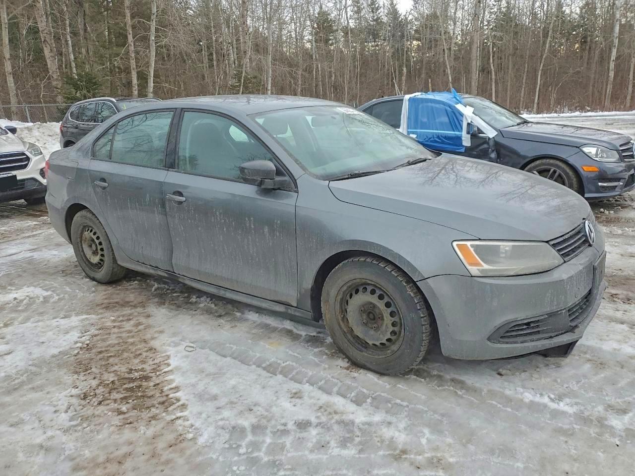 2013 VOLKSWAGEN JETTA BASE photo 4