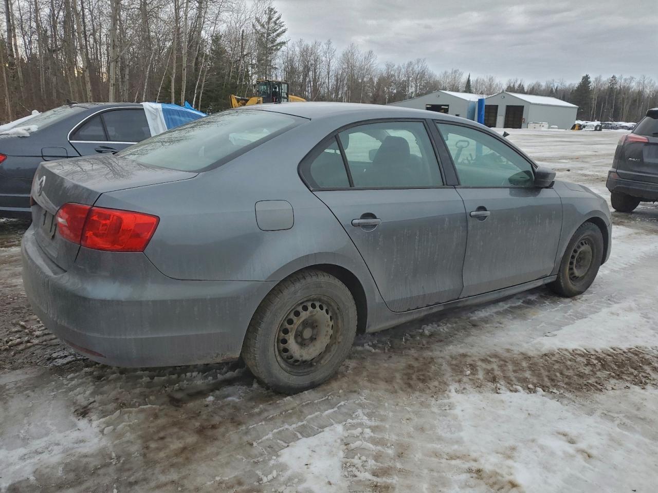 2013 VOLKSWAGEN JETTA BASE photo 3
