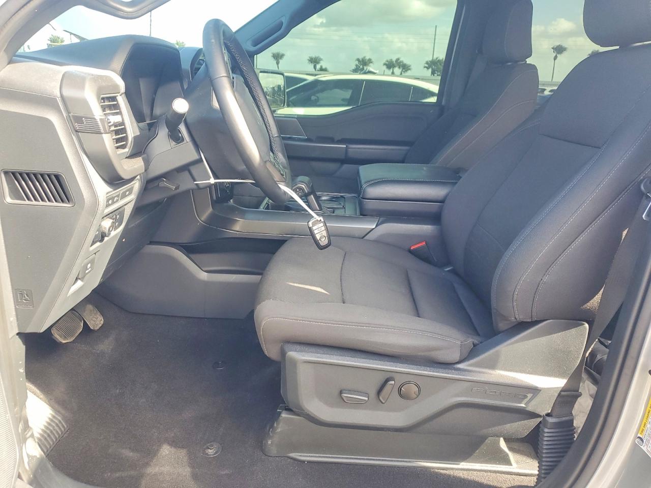 2024 FORD F150 XLT photo 7