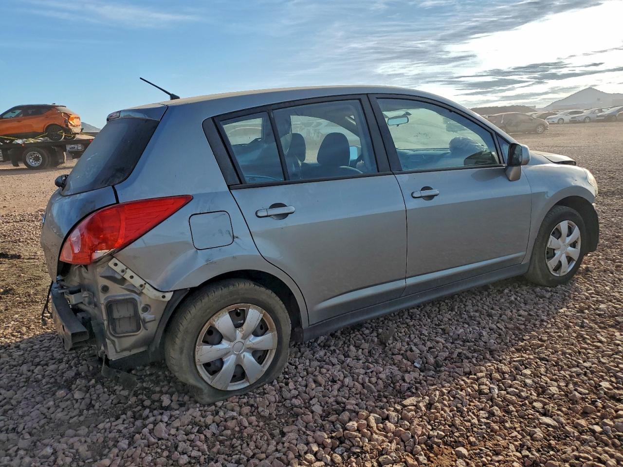 2011 NISSAN VERSA S photo 3