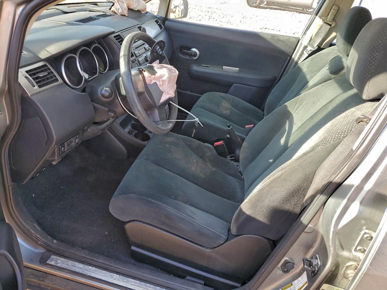 2011 NISSAN VERSA S photo 7