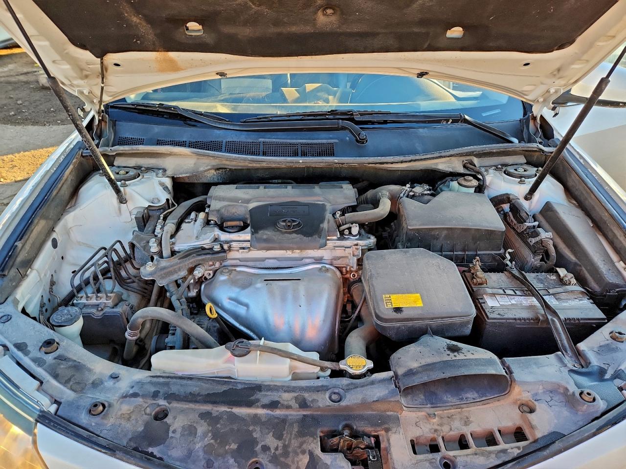 2014 TOYOTA CAMRY L photo 11