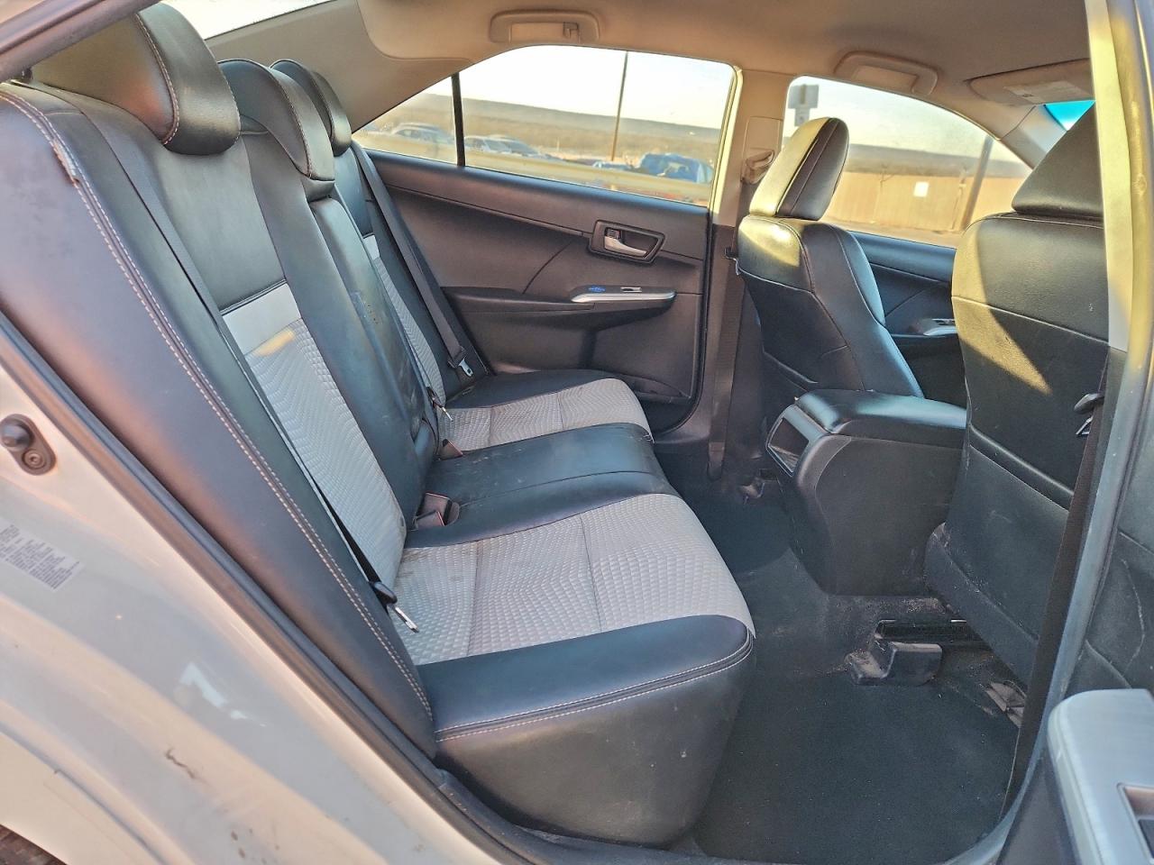 2014 TOYOTA CAMRY L photo 10