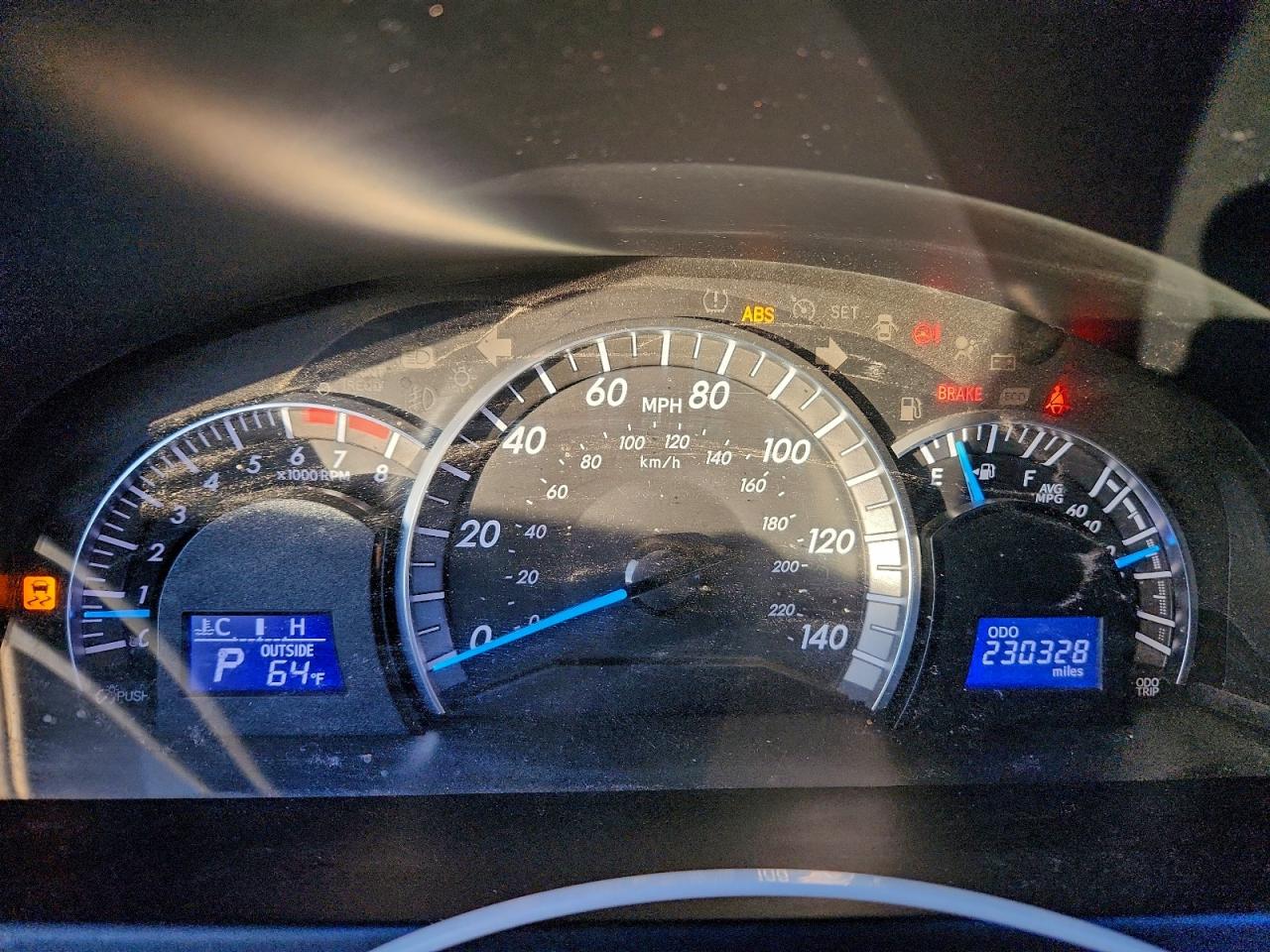 2014 TOYOTA CAMRY L photo 9