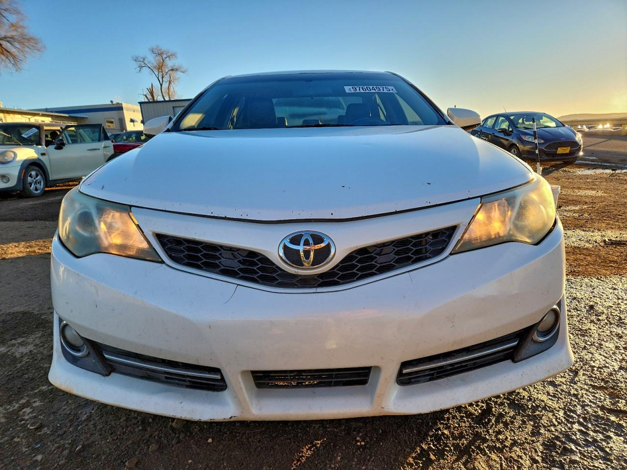 2014 TOYOTA CAMRY L photo 5