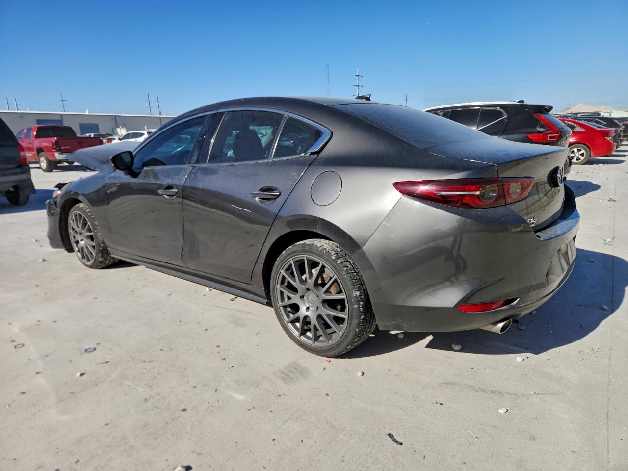 2019 MAZDA 3 PREMIUM photo 2