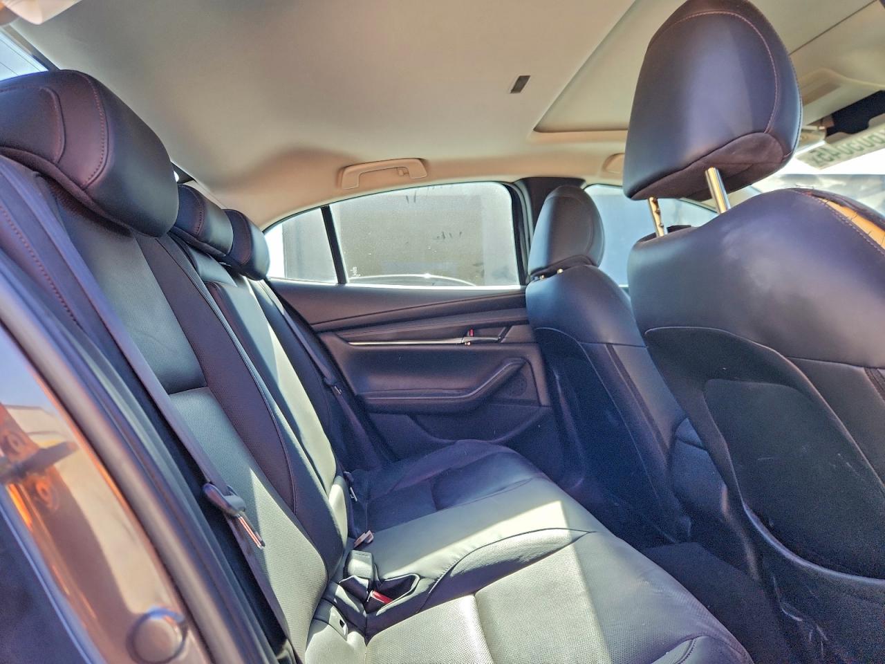 2019 MAZDA 3 PREMIUM photo 10