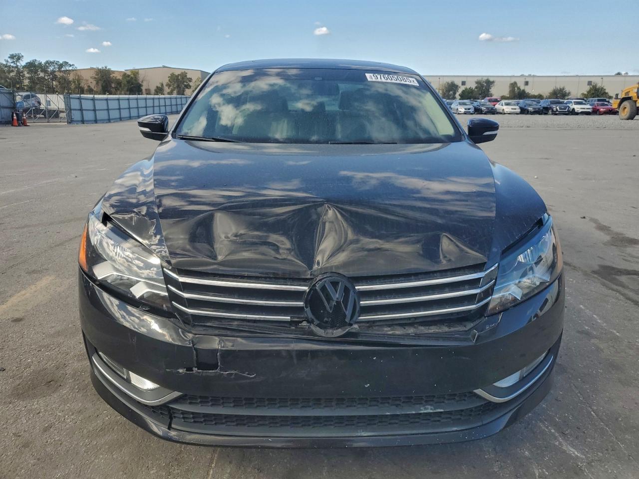 2015 VOLKSWAGEN PASSAT SE photo 5