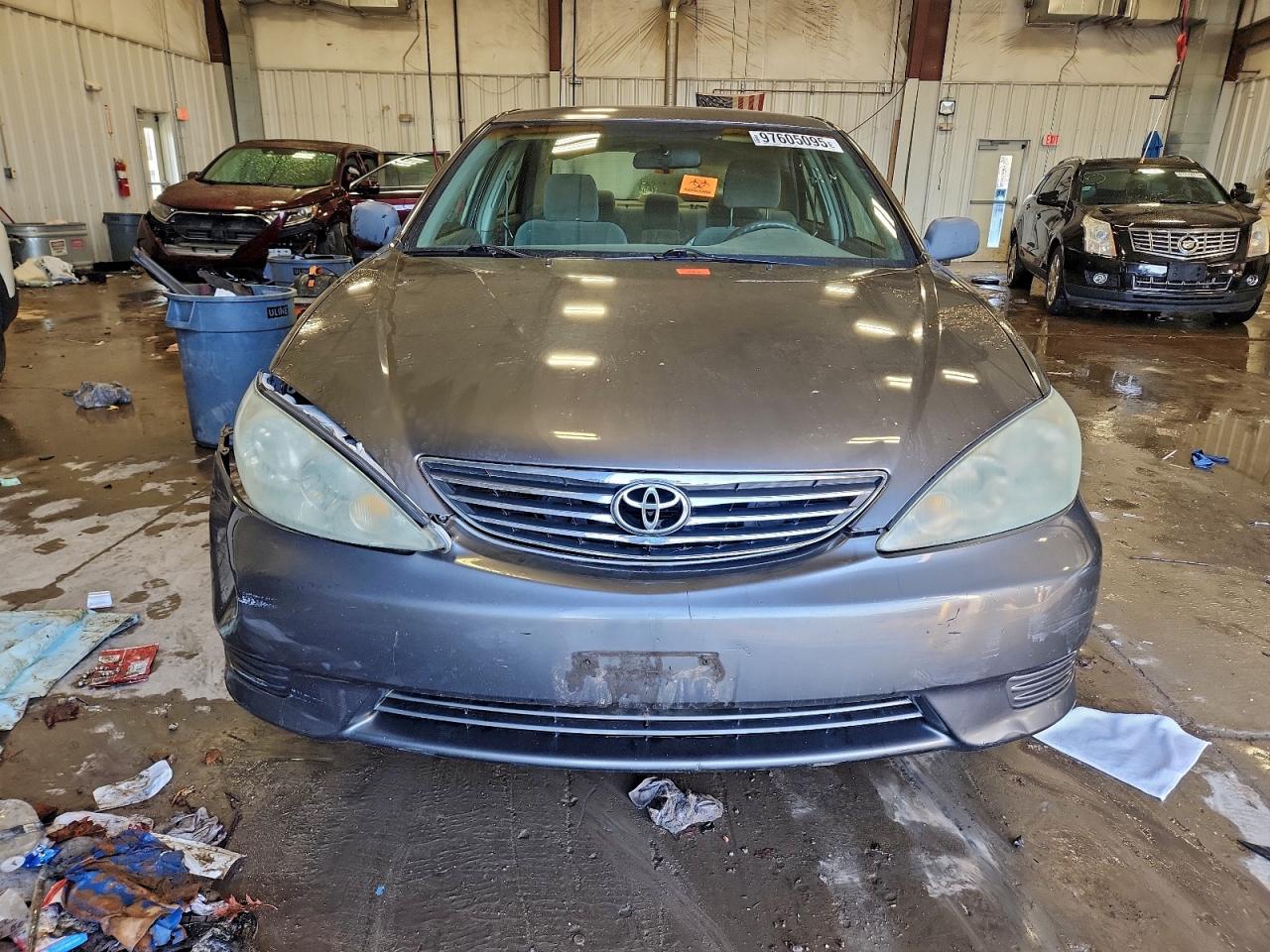 2005 TOYOTA CAMRY LE photo 5