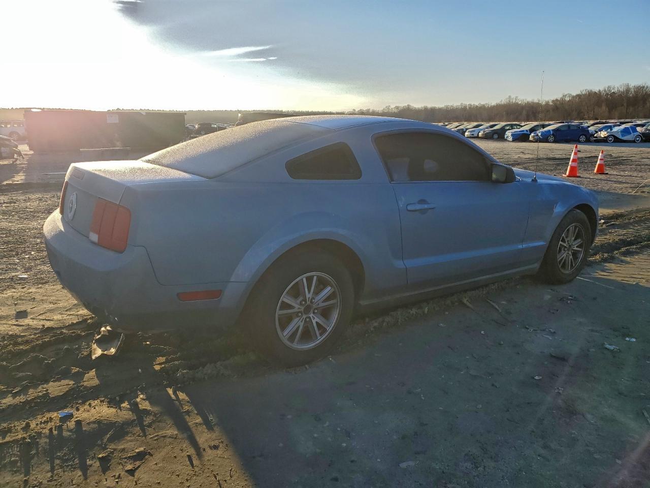 2005 FORD MUSTANG photo 3