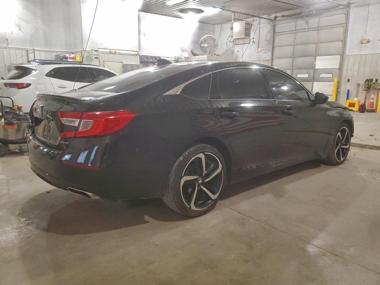 2018 HONDA ACCORD SPORT photo 3
