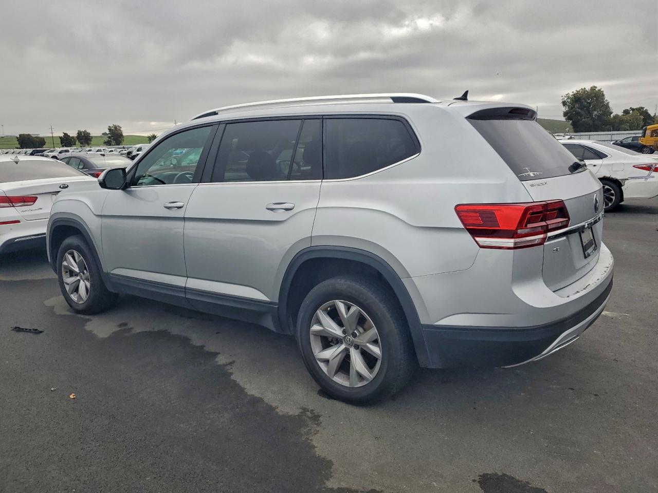 2018 VOLKSWAGEN ATLAS SE photo 4