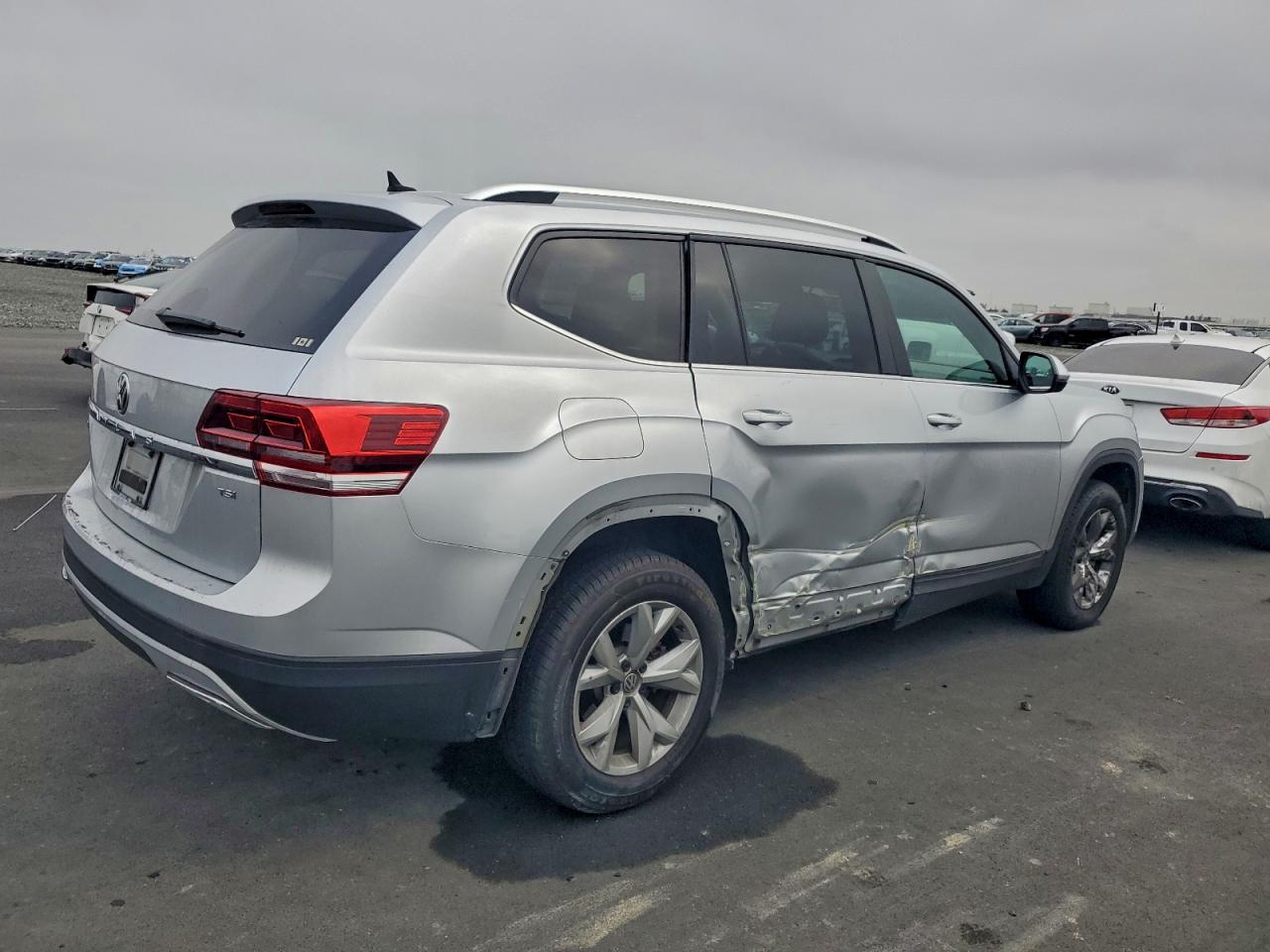2018 VOLKSWAGEN ATLAS SE photo 7