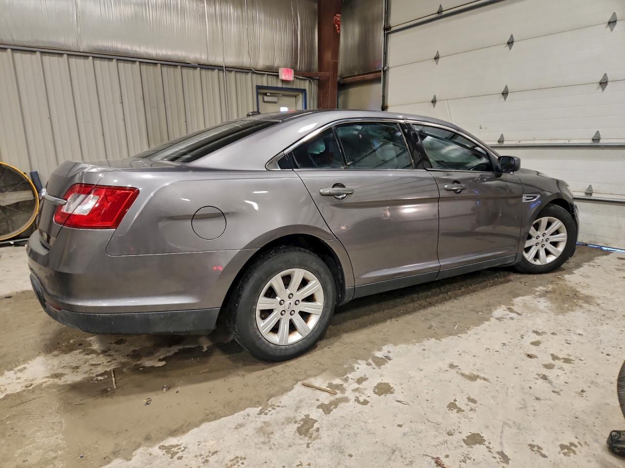 2012 FORD TAURUS SE photo 3