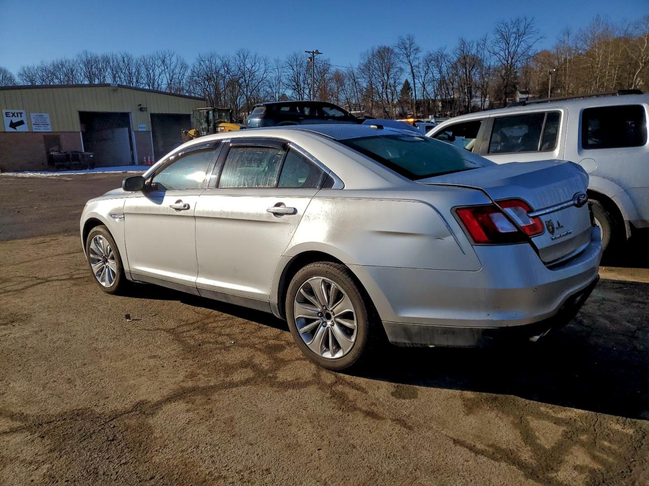 2010 FORD TAURUS LIMITED photo 2