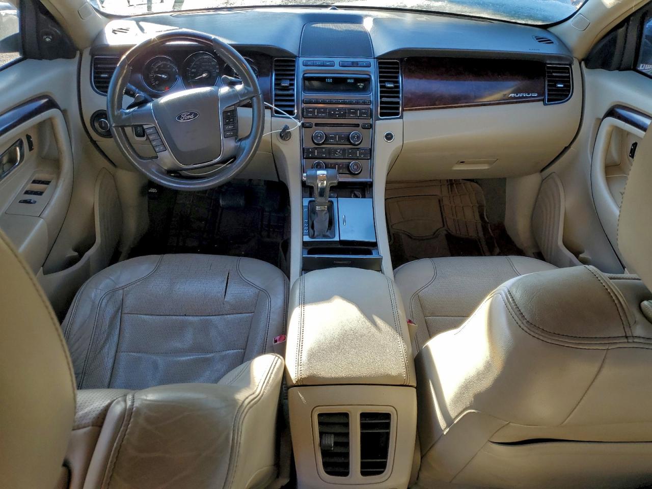 2010 FORD TAURUS LIMITED photo 8