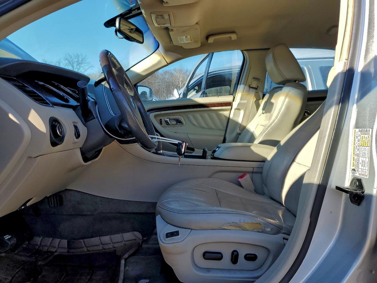 2010 FORD TAURUS LIMITED photo 7