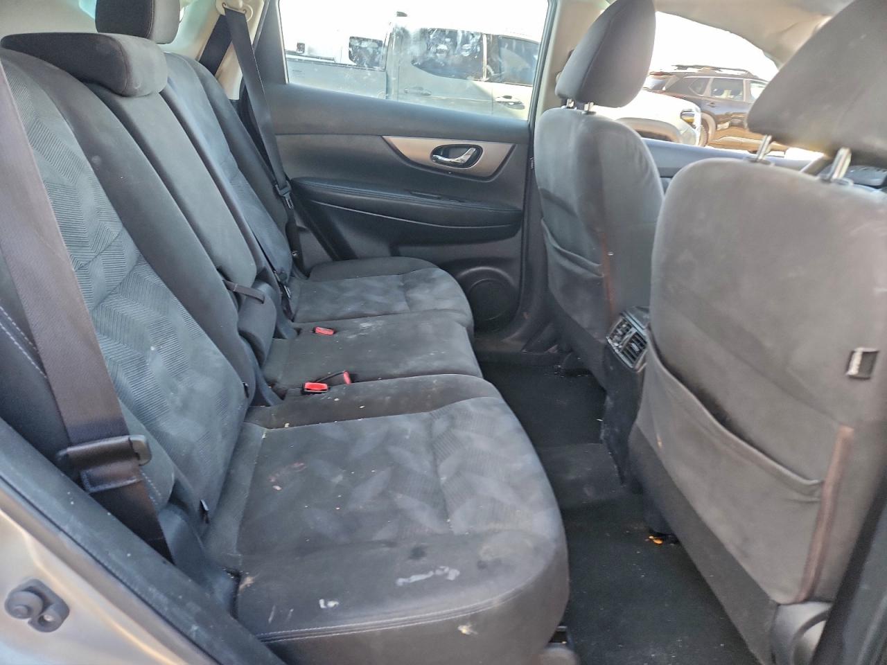 2016 NISSAN ROGUE S photo 28