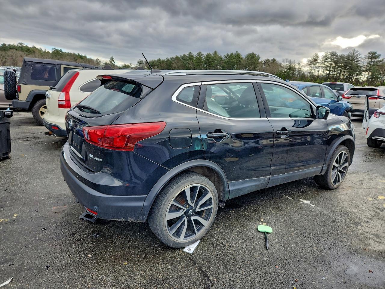 2019 NISSAN ROGUE SPORT S photo 3