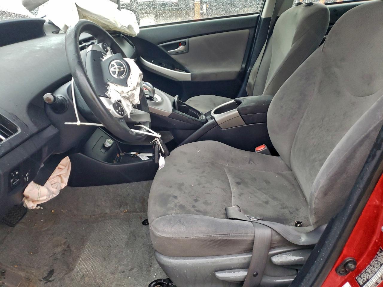 2015 TOYOTA PRIUS photo 13
