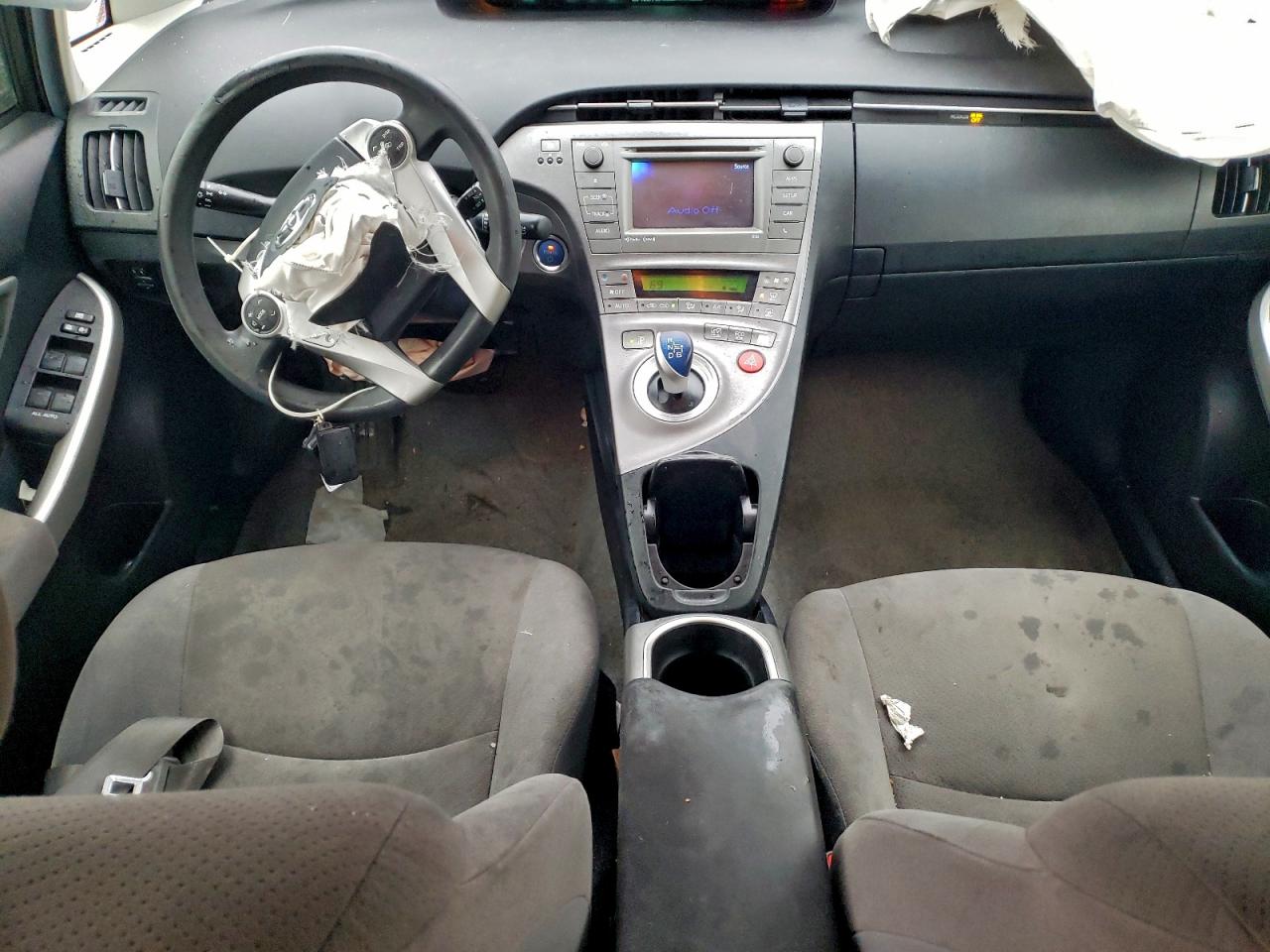 2015 TOYOTA PRIUS photo 15