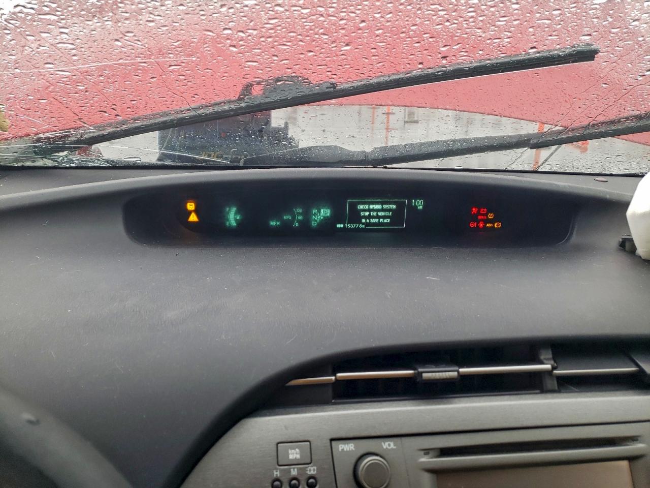 2015 TOYOTA PRIUS photo 17