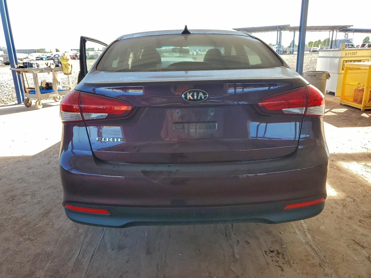2017 KIA FORTE LX photo 6